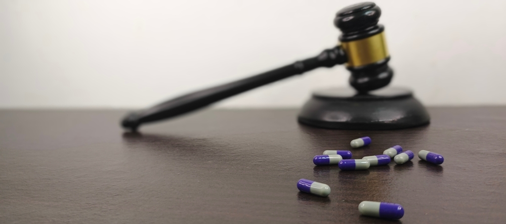 Denunciar prácticas ilegales en el sector farmacias